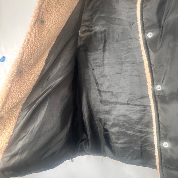 Black Puffer Vest with Tan Sherpa Collar Size L - Picture 8 of 11